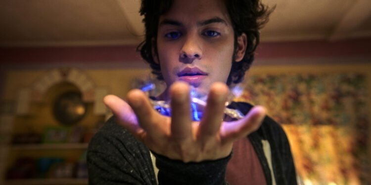 Becky G aparecerá junto al ecuatoriano Xolo Maridueña en «Blue Beetle»