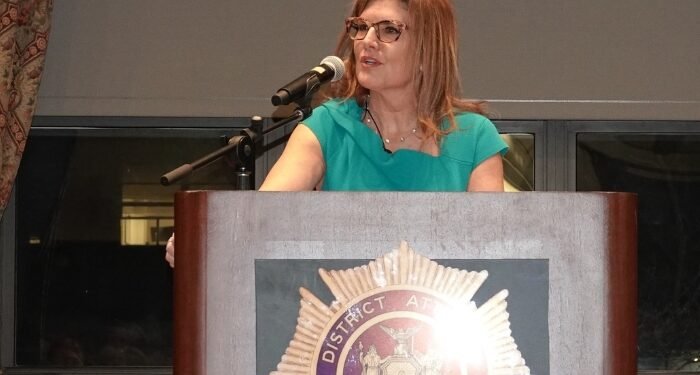 Encuentran niño desaparecido en casa de su abuela en Queens