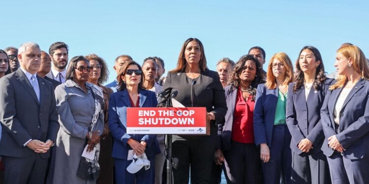 Fiscal de Nueva York pide a Trump que beneficio de cupones de alimentos continúe pese a cierre del gobierno